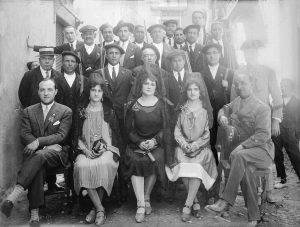 Acto de la bendición del banderín del Somatén de Belmonte. Año 1926. Foto Cándido Angosto. Cedida por Cándido Angosto.